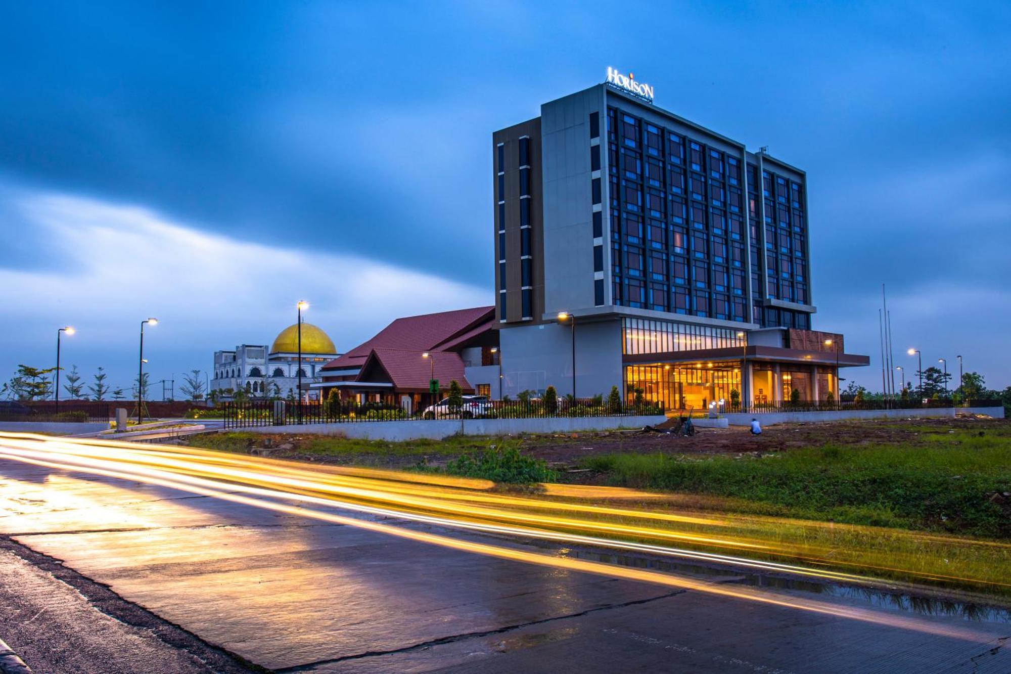 Hotel Horison Ultima Kertajati Majalengka Exterior foto